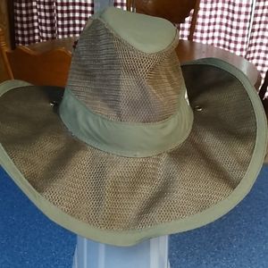 Mesh hat